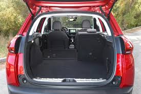 خش عقبی خودرو نیز برای حمل بار در مسافرت مناسب است و حدود ۴۱۰ لیتر حجم دارد که با خواباندن صندلی سرنشینان عقب این حجم را تا ۹۱۷ لیتر افزایش می‌یابد.