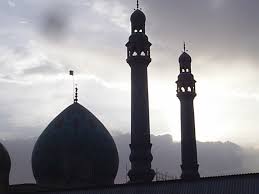 گلدسته در خواب ديدن گنبد درخواب، دليل زن است. اگر در خواب گنبدي پاكيزه بيند، دليل است زني خوبروي بخواهد.